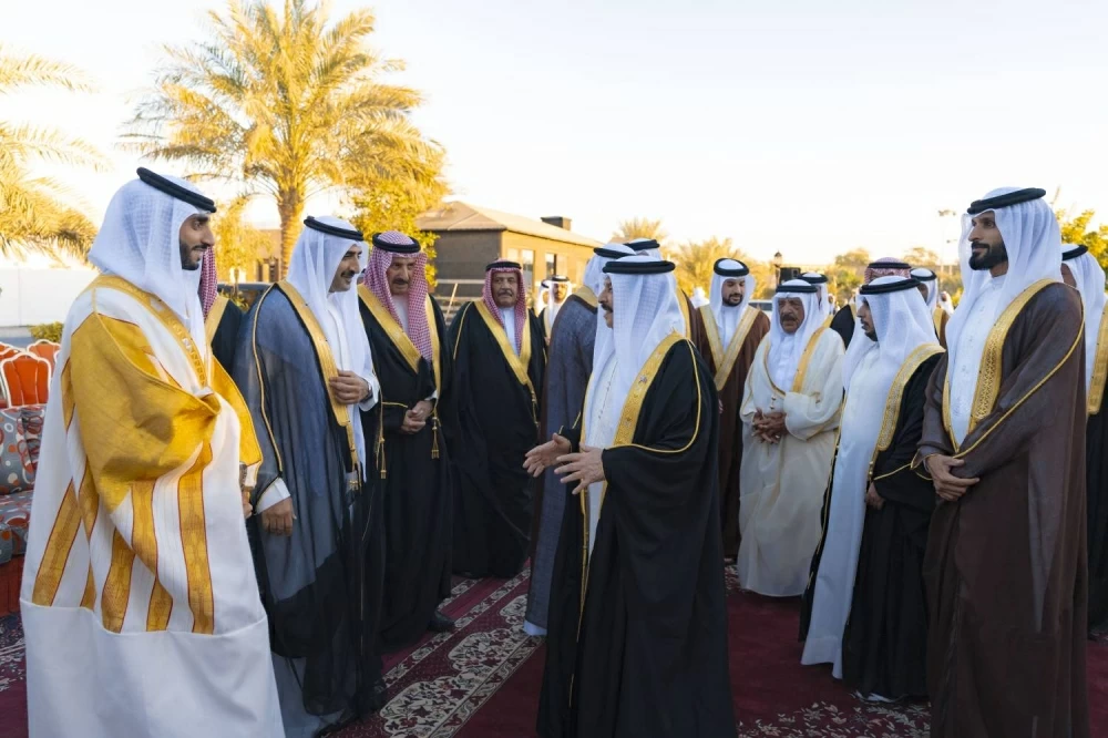 الملك يُشرّف حفل زواج الشيخ خليفة بن محمد حفيد القائد العام لقوة دفاع البحرين