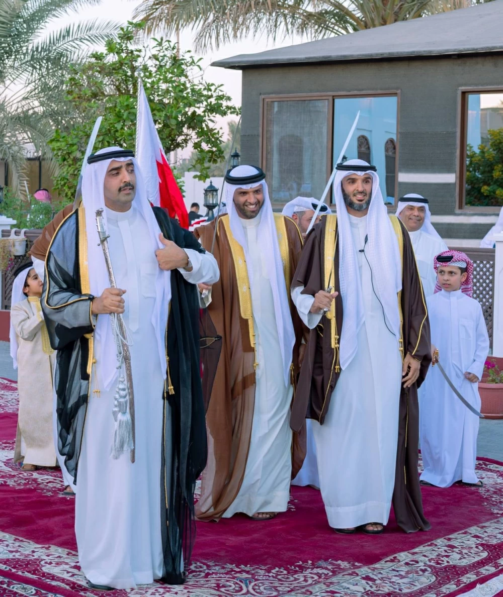 الملك يُشرّف حفل زواج الشيخ خليفة بن محمد حفيد القائد العام لقوة دفاع البحرين