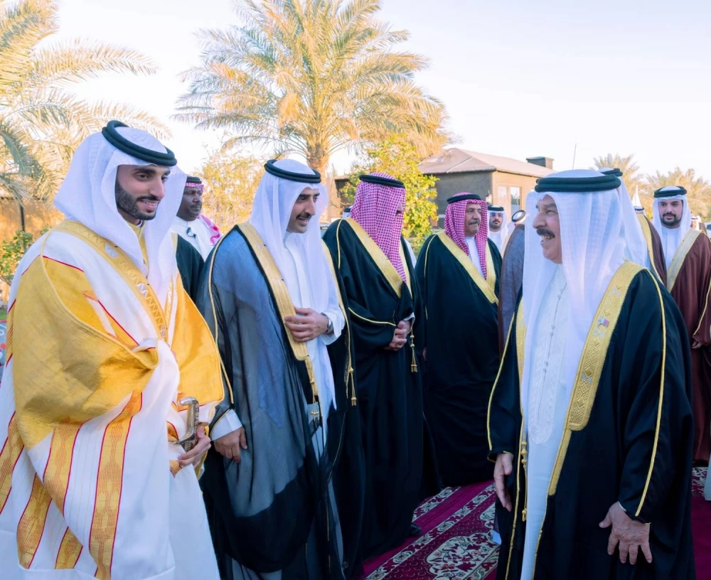 الملك يُشرّف حفل زواج الشيخ خليفة بن محمد حفيد القائد العام لقوة دفاع البحرين