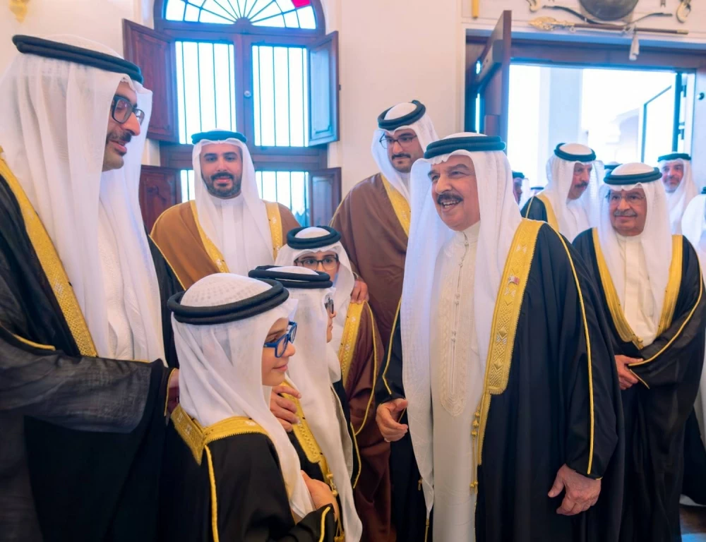 الملك يُشرّف حفل زواج الشيخ خليفة بن محمد حفيد القائد العام لقوة دفاع البحرين