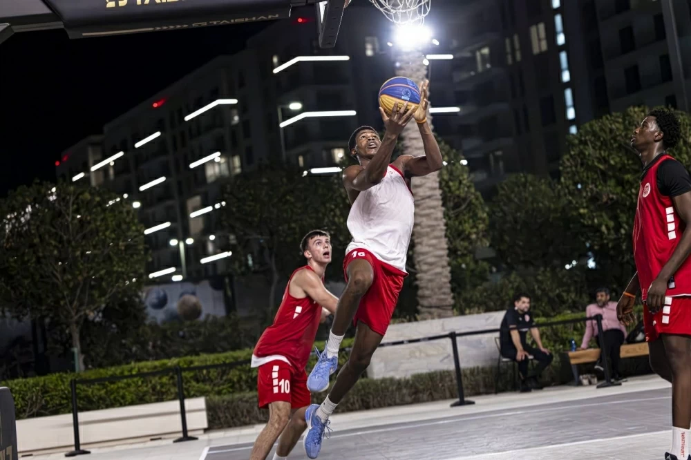انطلاقة كرة الصالات والسلة 3&times;3.. وآمال بالميداليات في فنون القتال