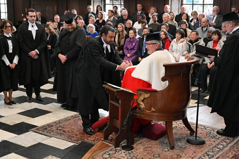 أحمد العريفي ينال شهادة الماجستير الثانية في العلاقات الدولية من جامعة كامبريدج