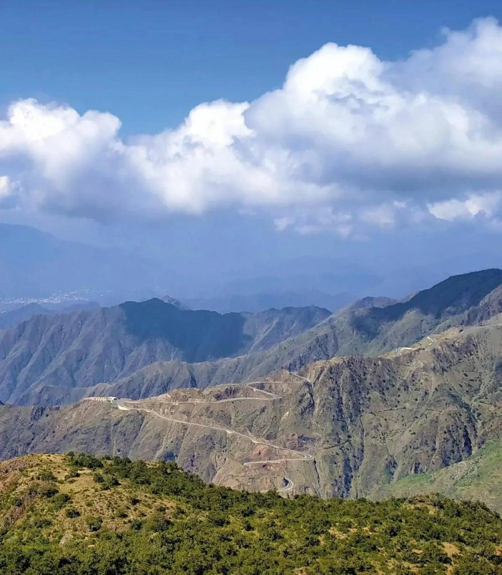 مدينة أبها تسجل أدنى درجة حرارة في السعودية بـ12 درجة مئوية