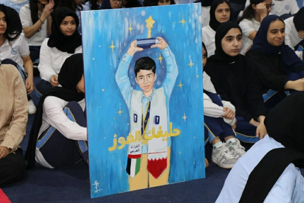 المدرسة الأهلية تحتفي بإنجاز الطالب محمد جاسم مبارك في "تحدي القراءة العربي"