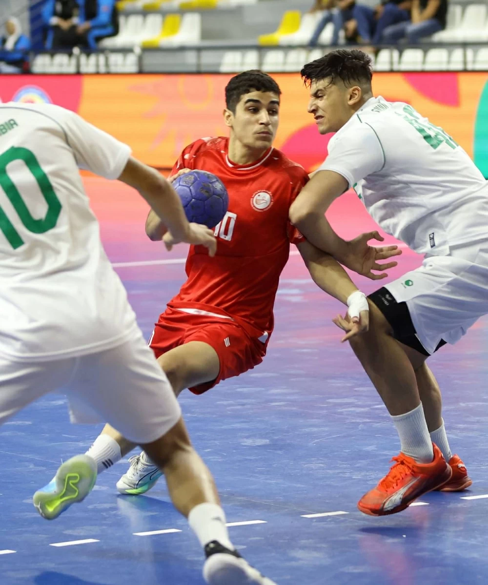 يوم تاريخي منتظر بانطلاق منافسات الهجن بجانب السباحة والريشة الطائرة