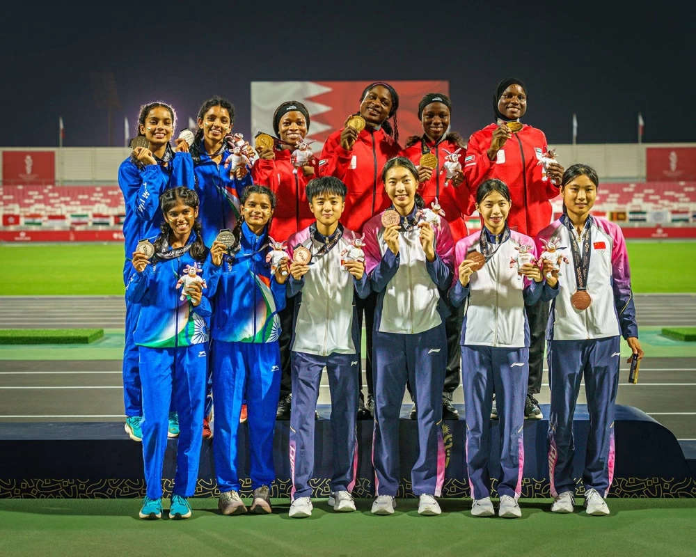 يوم تاريخي منتظر بانطلاق منافسات الهجن بجانب السباحة والريشة الطائرة