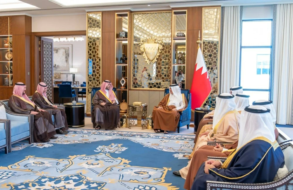 ولي العهد رئيس الوزراء يستقبل الأمير تركي بن محمد آل سعود