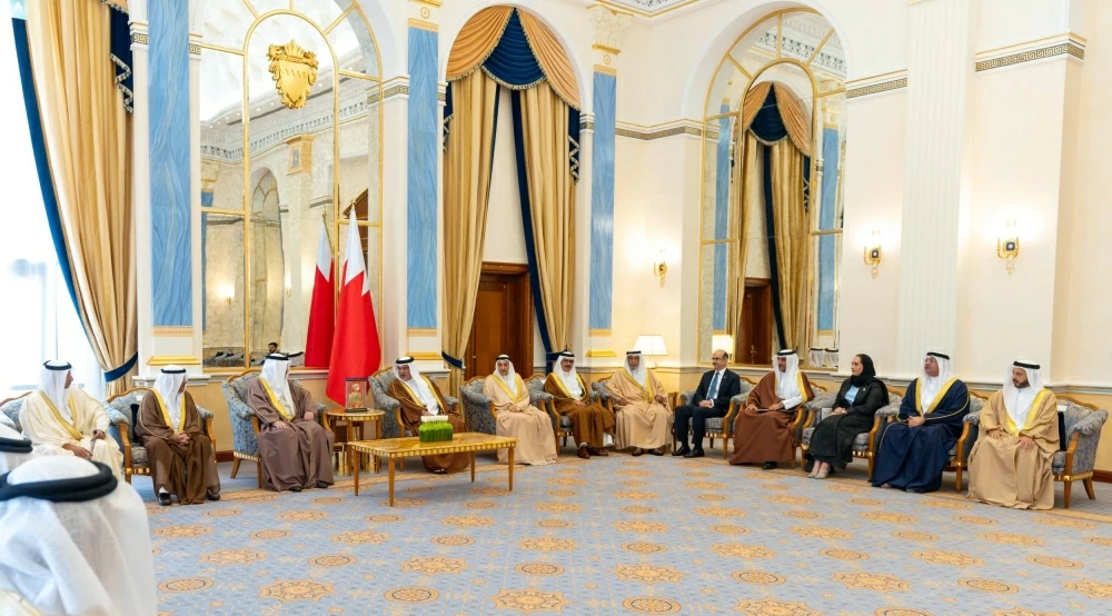 ولي العهد رئيس مجلس الوزراء يلتقي أحمد المسلم  وعلي الصالح  وعدداً من أعضاء &laquo;الشورى&raquo; و&laquo;النواب&raquo;