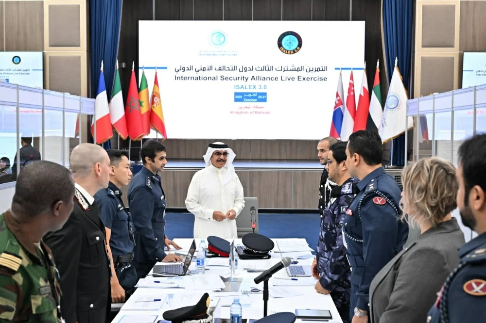 وزير الداخلية يشيد بقدرات التحالف الأمني الدولي وإمكانياته الأمنية والتنسيقية بالتعاون مع الشركاء الدوليين