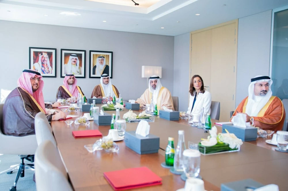 وزير ديوان رئيس مجلس الوزراء يستقبل الأمير تركي بن محمد آل سعود