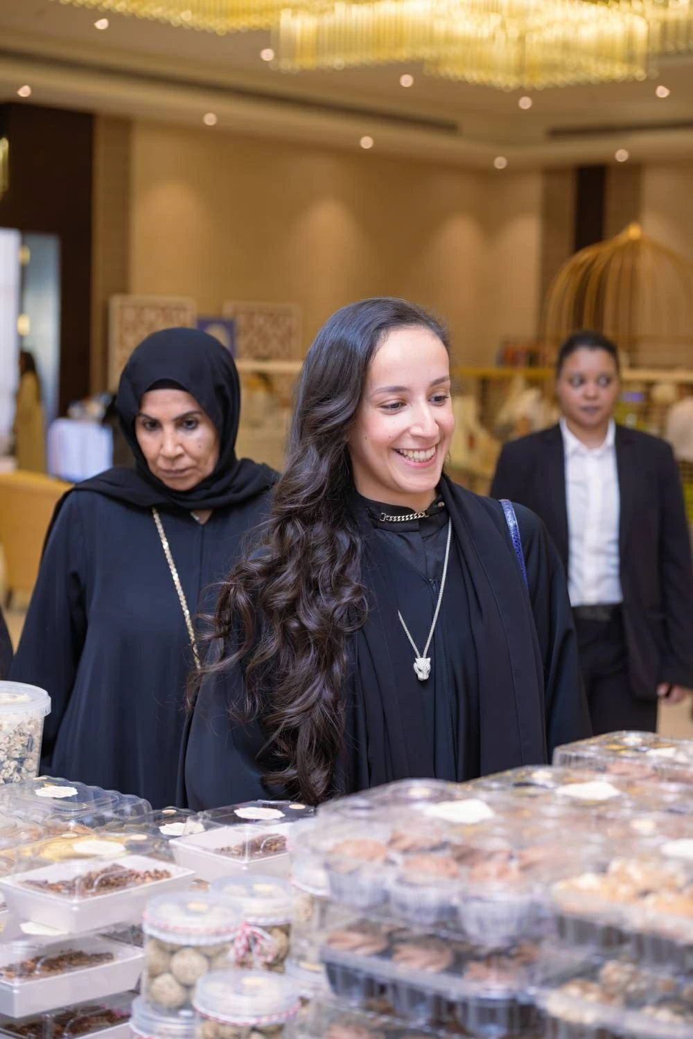 الشيخة لولوة بنت خليفة بن سلمان آل خليفة تفتتح مهرجان (طبق الخير 27)