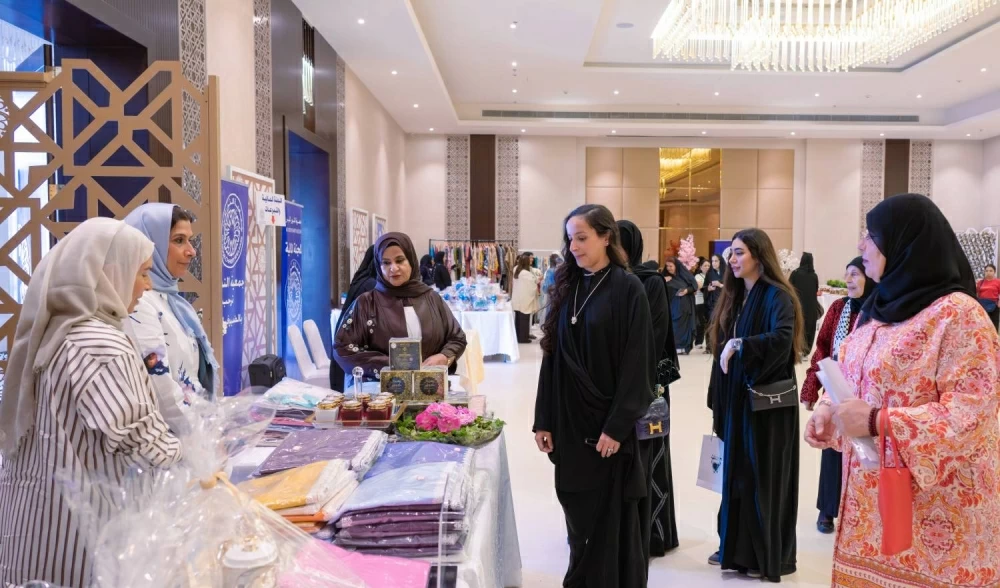 الشيخة لولوة بنت خليفة بن سلمان آل خليفة تفتتح مهرجان (طبق الخير 27)