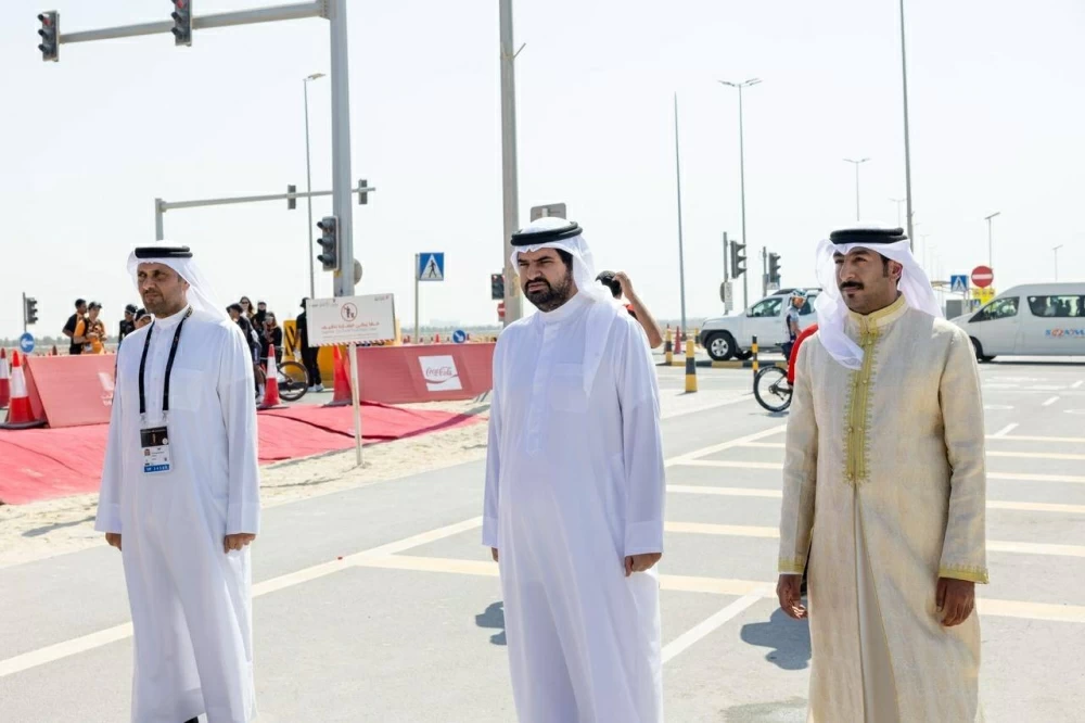 عيسى بن علي يتوج أبطال الدراجات الهوائية ويزور مركزي العمليات والإعلام
