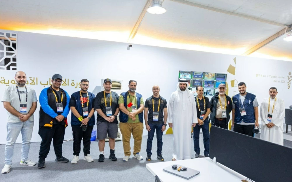 عيسى بن علي يتوج أبطال الدراجات الهوائية ويزور مركزي العمليات والإعلام