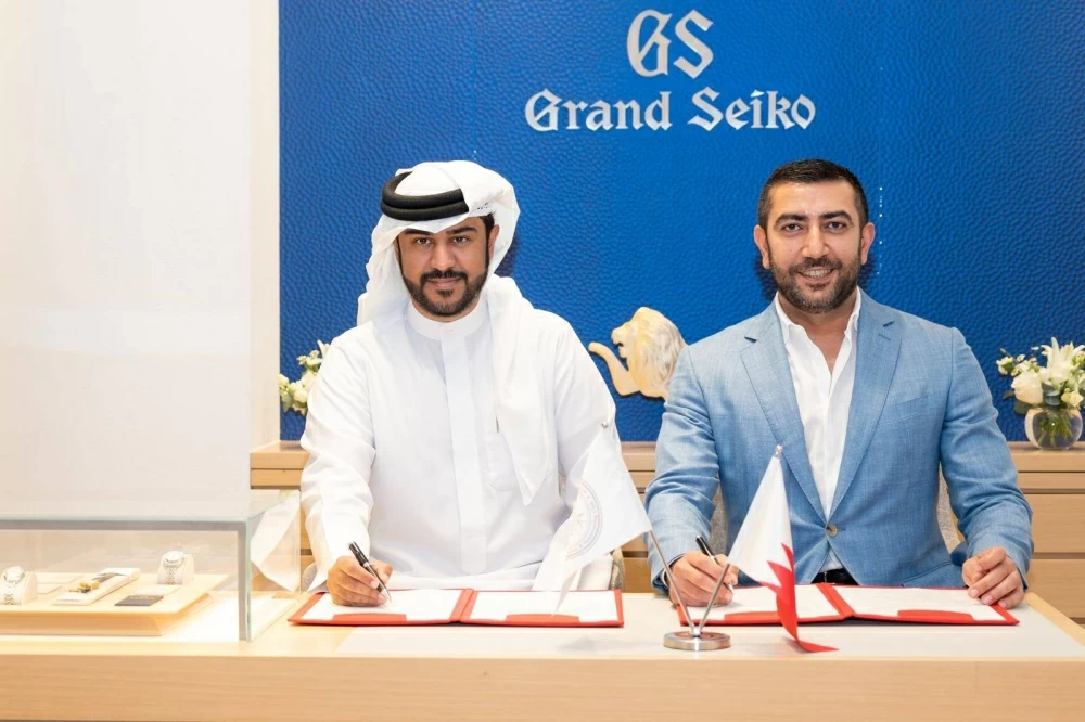 نادي راشد للفروسية يمدد شراكته مع مركز البحرين للمجوهرات لاعتماد "جراند سيكو" الساعة الرسمية لموسم السباقات
