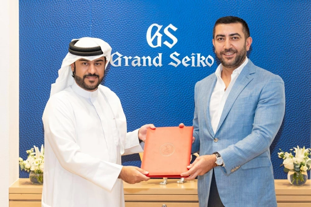 نادي راشد للفروسية يمدد شراكته مع مركز البحرين للمجوهرات لاعتماد "جراند سيكو" الساعة الرسمية لموسم السباقات