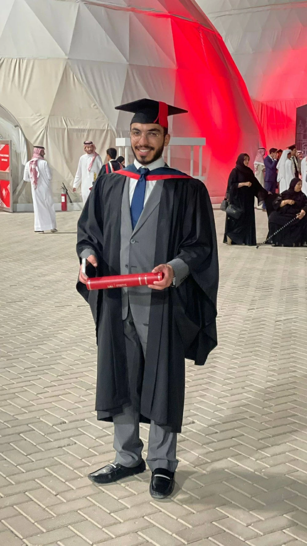 عائلة رشدان تحتفل بتخرج ابنهم يوسف بدرجة البكالوريوس في القانون الدولي