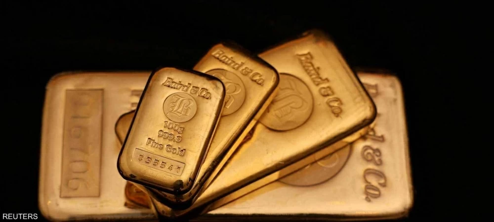 الذهب يرتفع مدعومًا بتراجع طفيف في الدولار