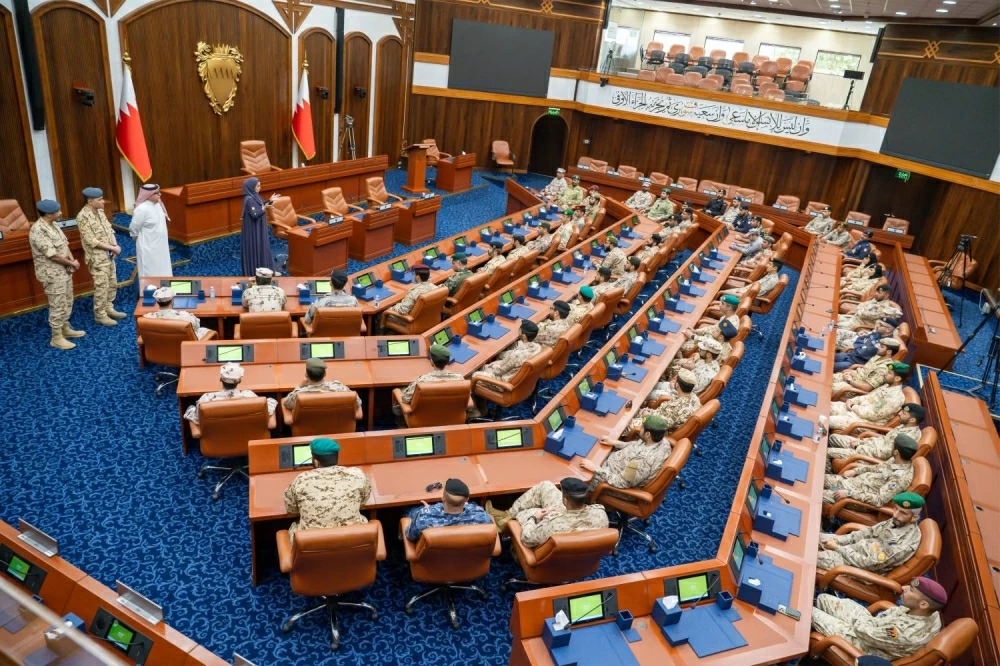 &laquo;أمانة النواب&raquo; تستقبل وفداً من القيادة العامة لقوة دفاع البحرين