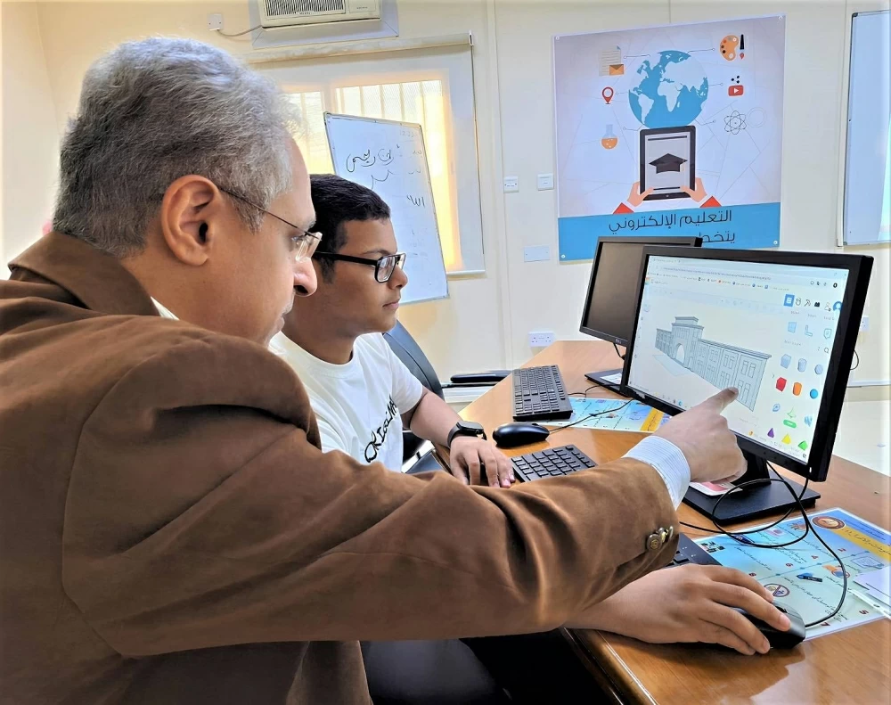 من التصميم إلى المجسم.. الفن والتكنولوجيا يجتمعان في حصة واحدة