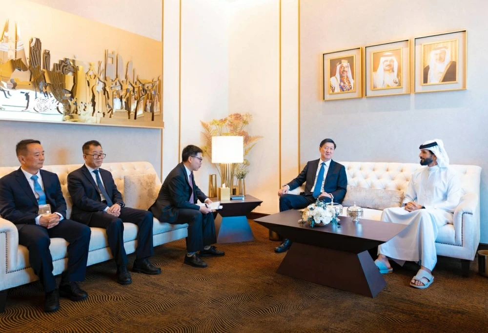 ناصر بن حمد: تعزيز جسور التعاون مع بكين بالمجال الرياضي