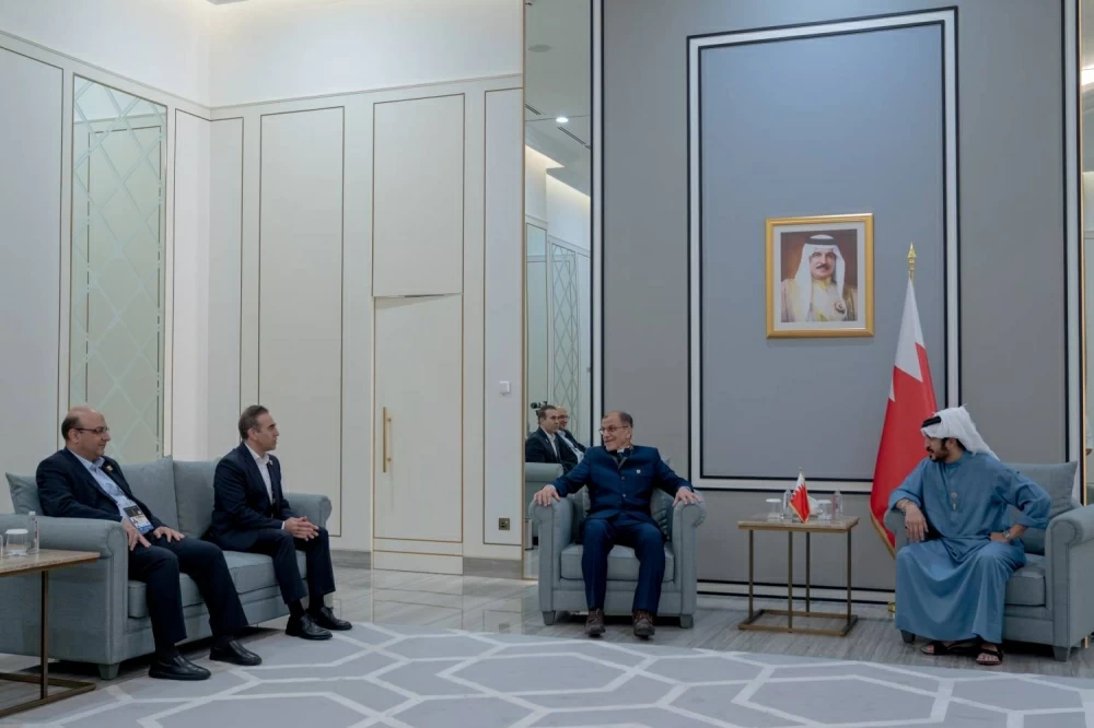 اللجنة الأولمبية البحرينية توقع مذكرتي تفاهم رياضي مع اللجنتين الأولمبيتين الإندونيسية والإيرانية