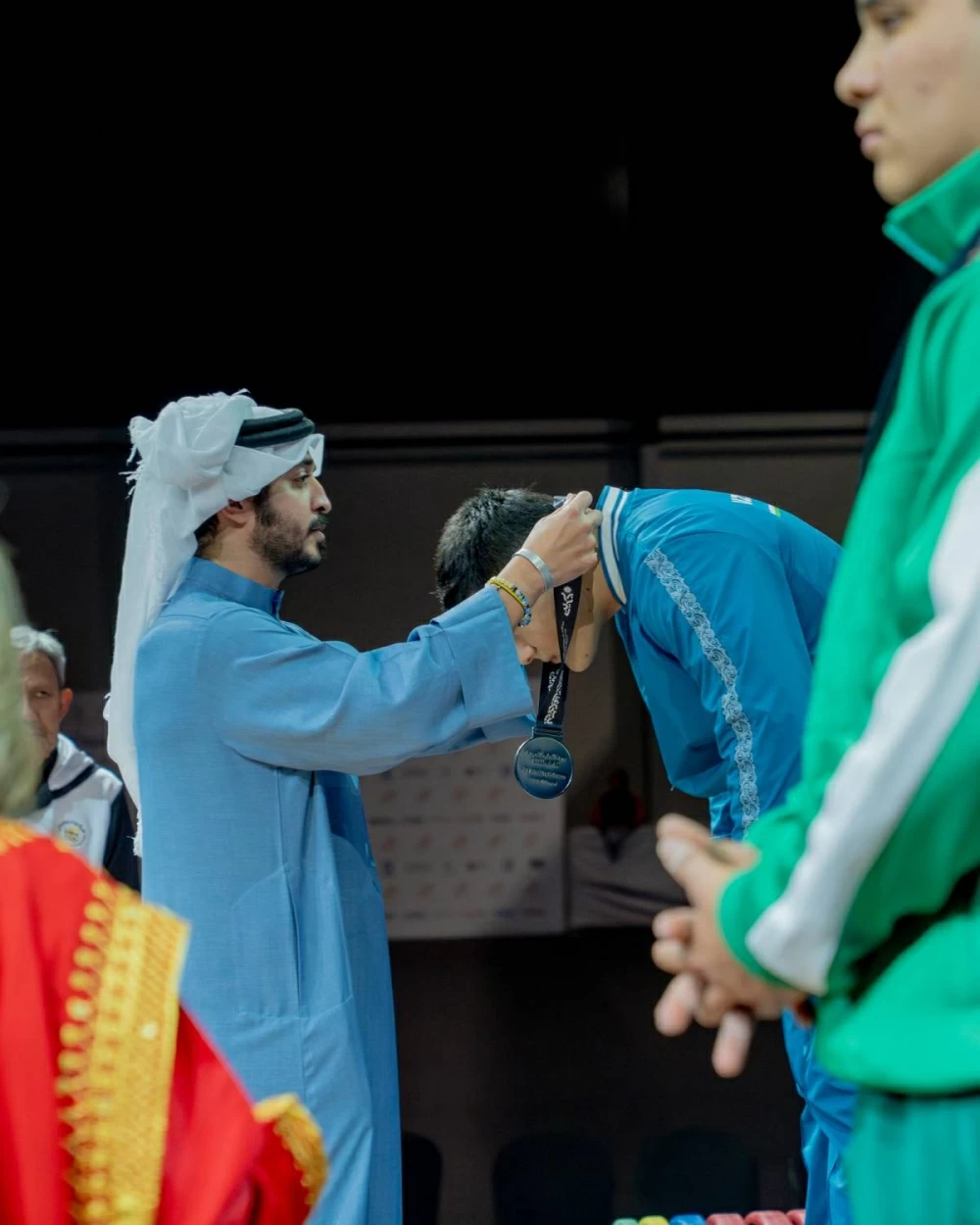 خالد بن حمد يشيد بإنجازات أبطال البحرين في دورة الألعاب الآسيوية للشباب