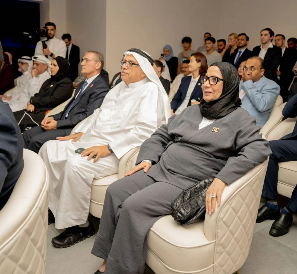 بالشراكة مع الاتحاد الدولي ومجموعة GFH واللجنة الأولمبيةخالد بن حمد يفتتح مركز التميز الدولي للرياضات المائية