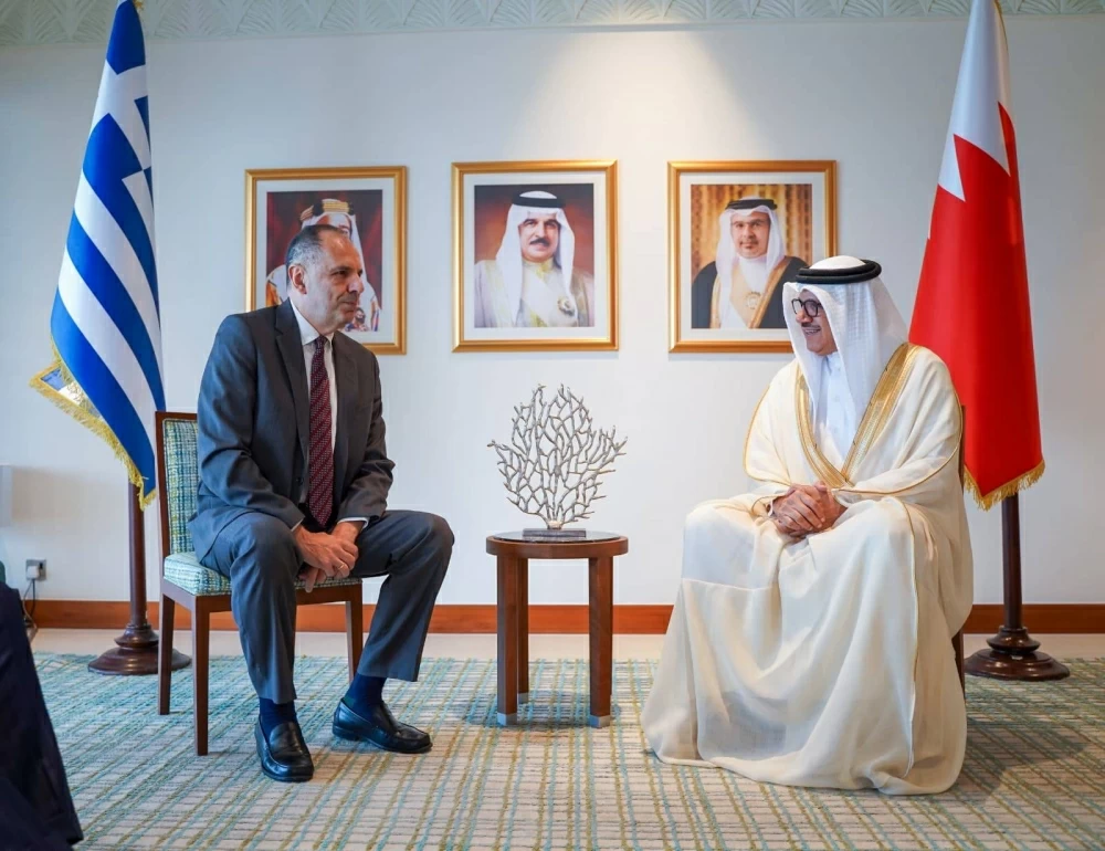 وزير الخارجية يلتقي مع وزير الخارجية في جمهورية اليونان