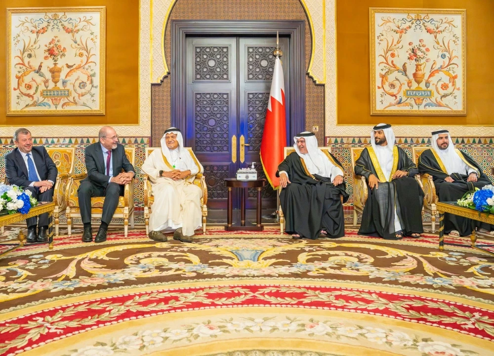 ولي العهد نائب القائد الأعلى للقوات المسلحة رئيس الوزراء يلتقي الأمير تركي بن فيصل بن عبدالعزيز آل سعود