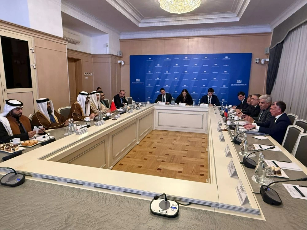 "الشعبة" تناقش تنمية التعاون مع رئيس لجنة مجلس الدوما للسياسة الاقتصادية