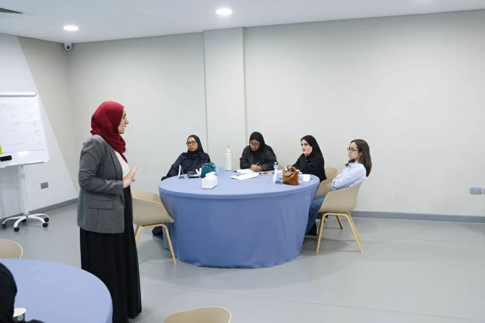 وزارة شؤون الشباب تواصل تنفيذ برنامج "سبارك 2025" لبناء مهارات كوادر المراكز الشبابية