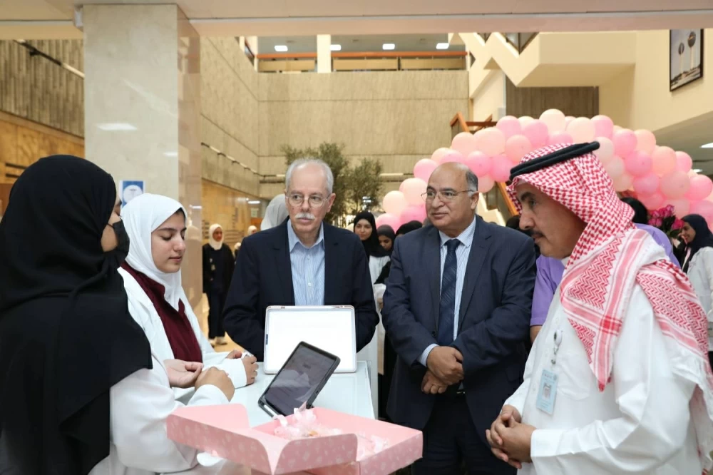 &laquo;ما وراء الشريط الوردي&raquo;.. مواجهة سرطان الثدي بشجاعة وكسر الصمت المجتمعي