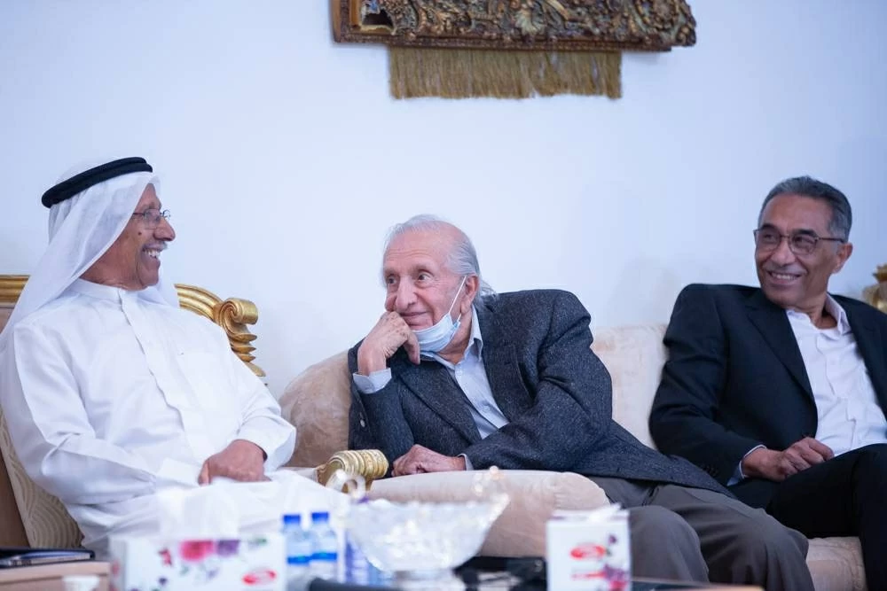 بين فخرو والحواج: ثنائية الرؤى وتكامل المسارات في تعليم البحرين