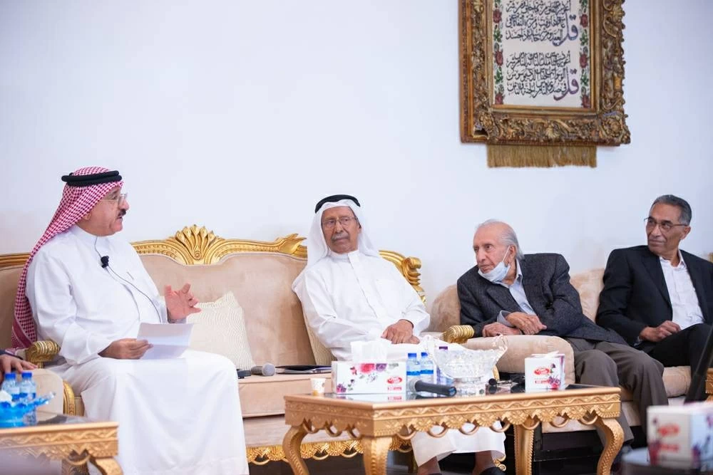 بين فخرو والحواج: ثنائية الرؤى وتكامل المسارات في تعليم البحرين