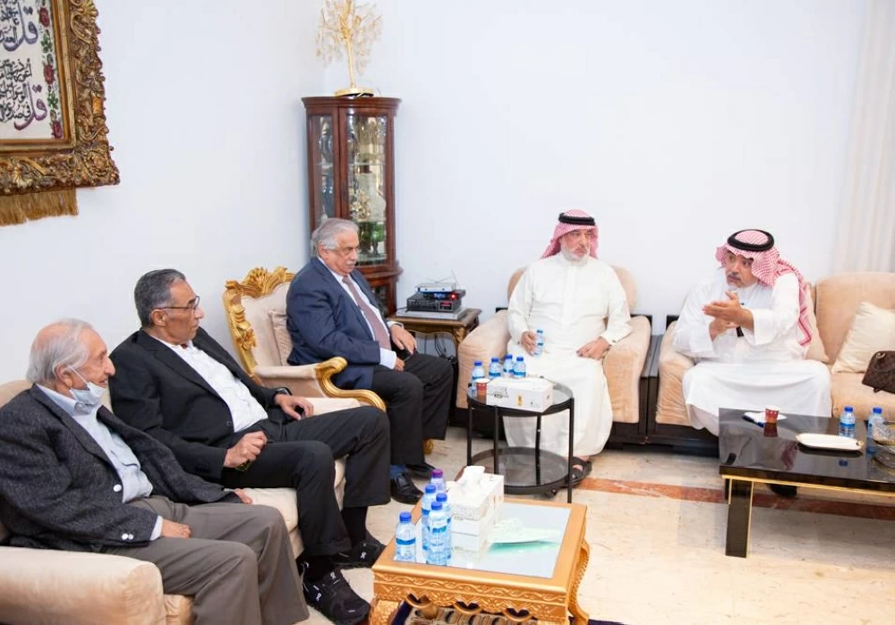 بين فخرو والحواج: ثنائية الرؤى وتكامل المسارات في تعليم البحرين