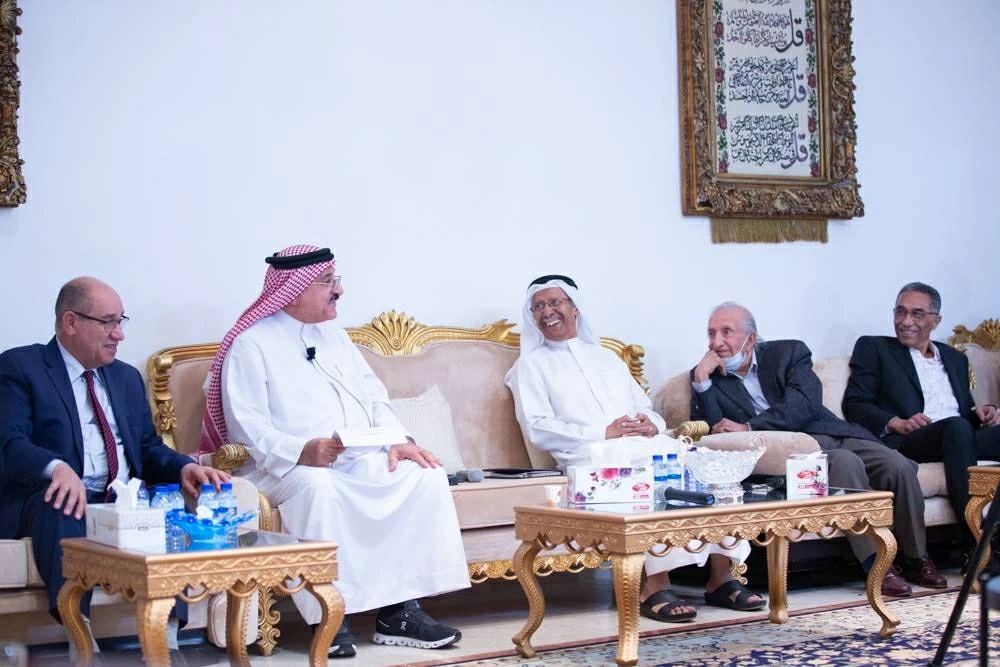 بين فخرو والحواج: ثنائية الرؤى وتكامل المسارات في تعليم البحرين