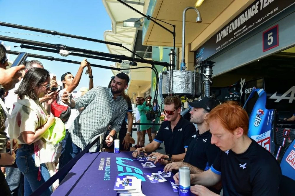 وصول فرق وسائقي بطولة العالم للتحمل استعداداً لانطلاق سباق البحرين 8 ساعات