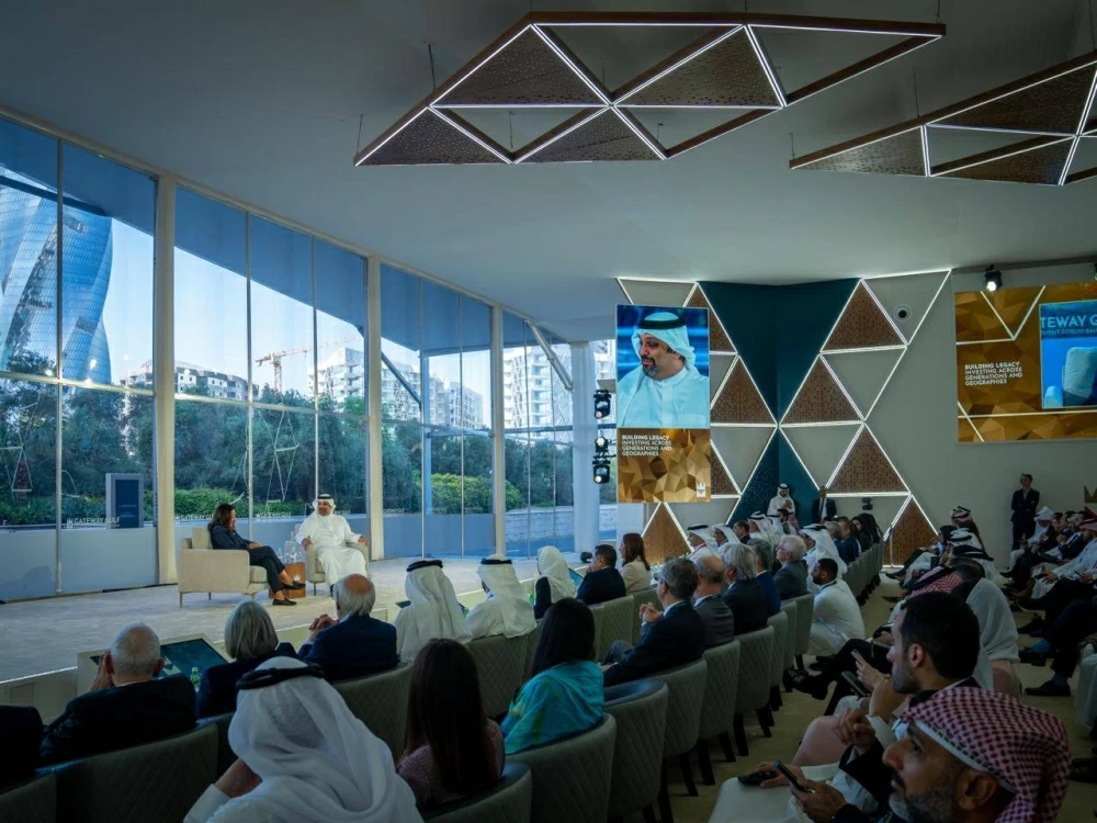 وزير المالية يحاور في جلسة بعنوان "بناء الإرث: الاستثمار عبر الأجيال والحدود"