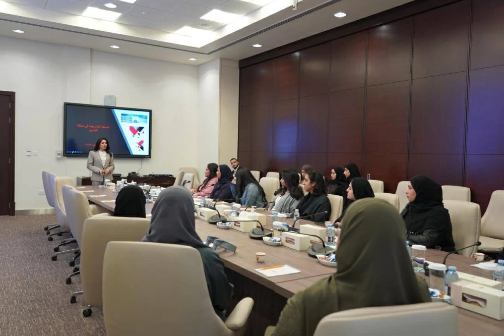 أمانة النواب تستقبل وفدا طلابيا من الجامعة الملكية للبنات