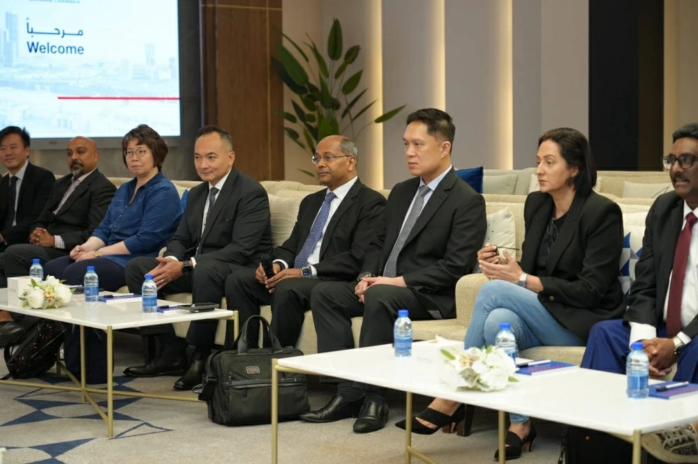 نجيبي: نحرص على تعزيز التعاون القانوني والتجاري بين البحرين وسنغافورة