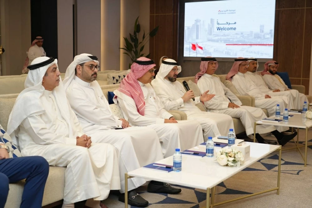نجيبي: نحرص على تعزيز التعاون القانوني والتجاري بين البحرين وسنغافورة