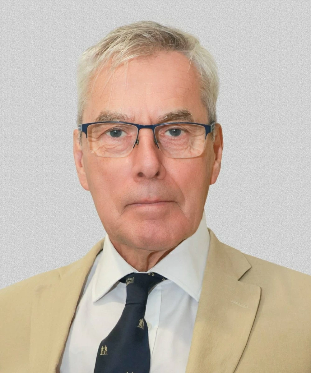 إدوارد رولاند: الأطباء البحرينيون رسّخوا مكانة متميّزة للمملكة كنموذج يُحتذى