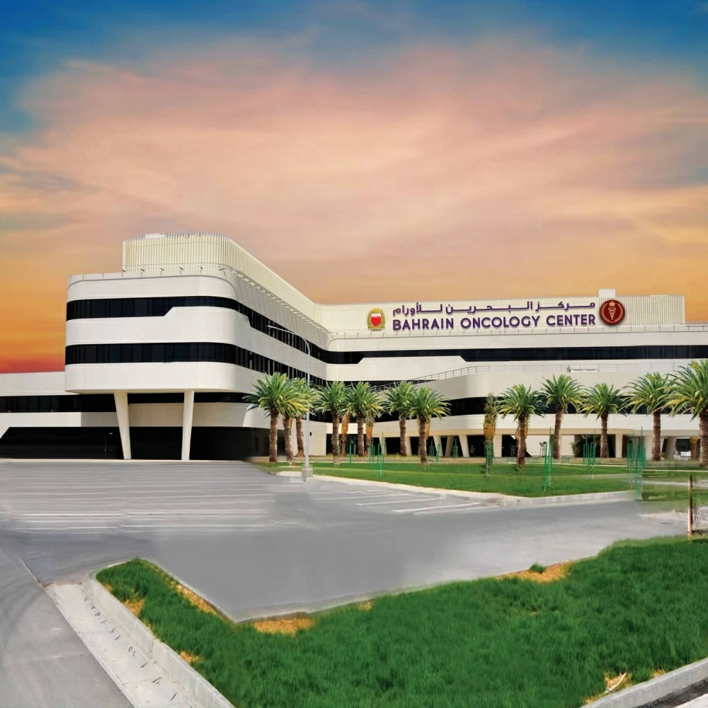 إدوارد رولاند: الأطباء البحرينيون رسّخوا مكانة متميّزة للمملكة كنموذج يُحتذى