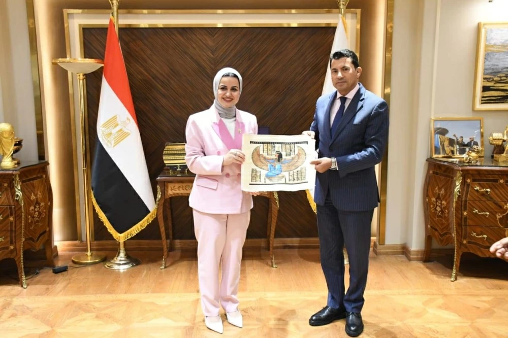وزيرة شؤون الشباب تجتمع بنظيرها المصري