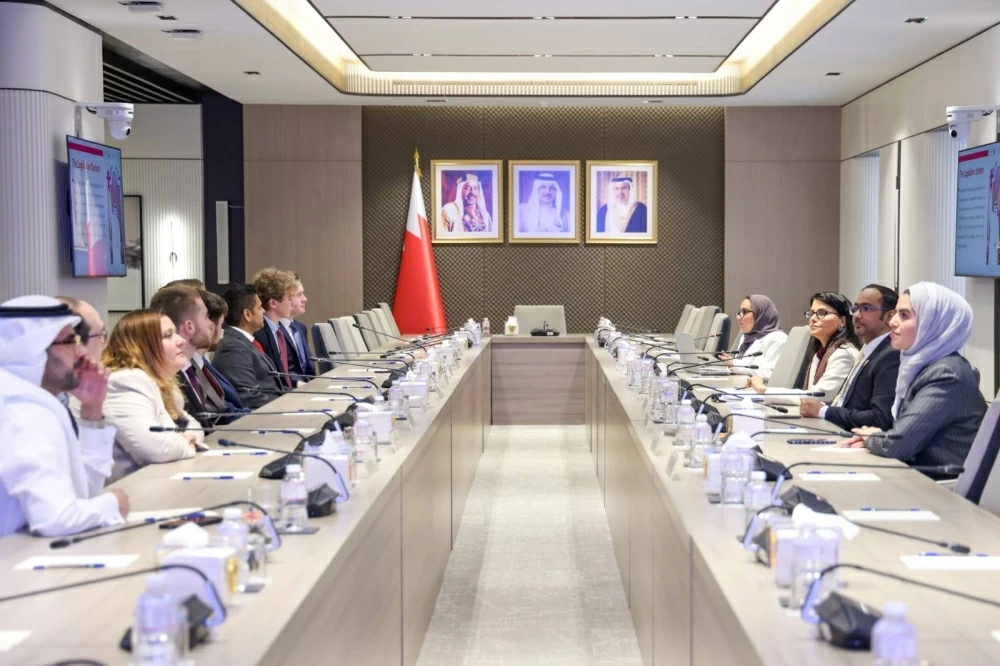 "أمانة الشورى" تستقبل وفدًا من "مساعدي البرلمانيين البريطانيين"