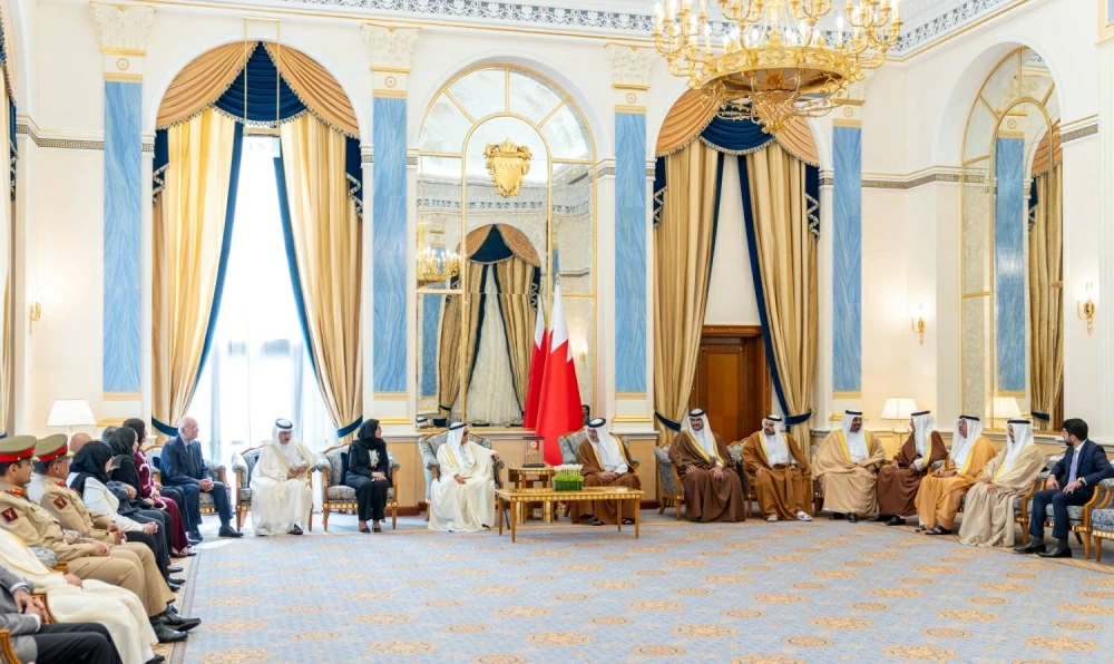 ولي العهد رئيس الوزراء: ما يقدمه الأطباء البحرينيون من عطاءٍ متواصل  يجسد أسمى معاني المسؤولية الوطنية