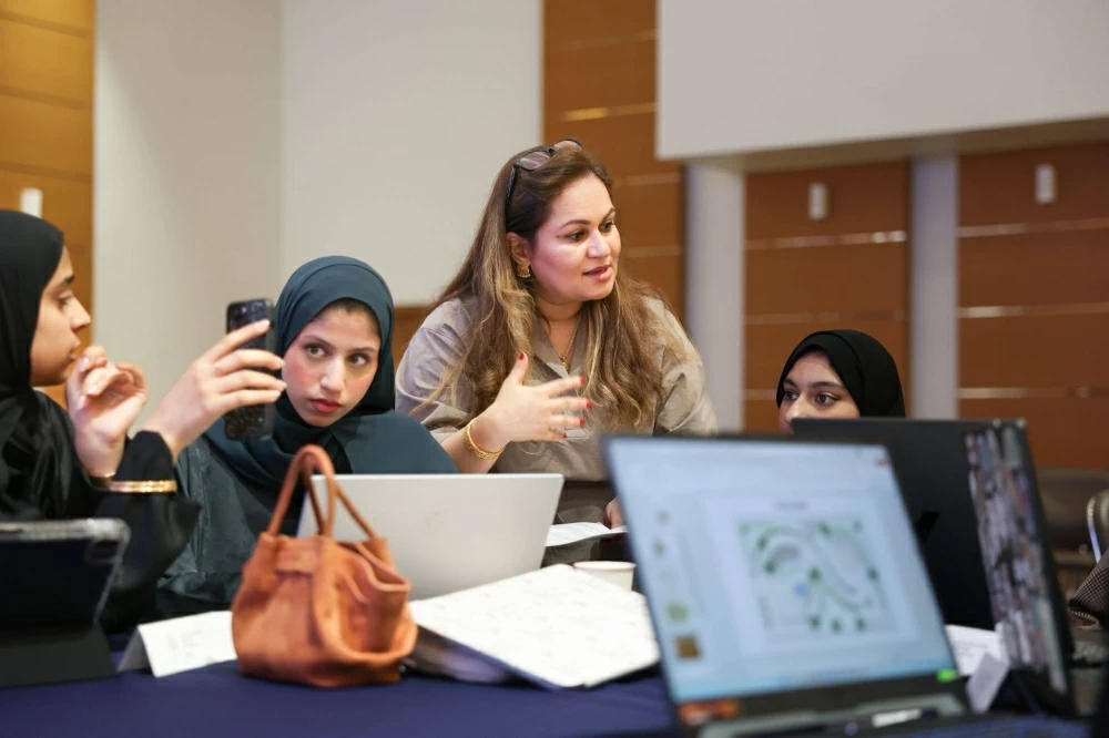 طلبة التصميم الداخلي بالجامعة الأهلية يبدعون في أولمبياد العمارة العالمي