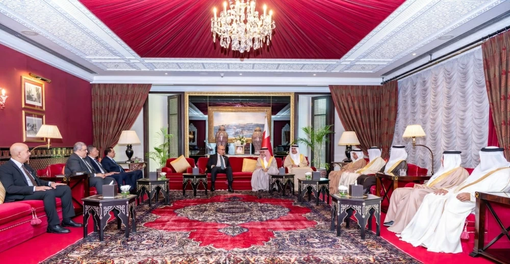 نائب رئيس المجلس الأعلى للقضاء ووزير العدل يستقبلان رؤساء الوفود المشاركة في منتدى الملك حمد للعدالة