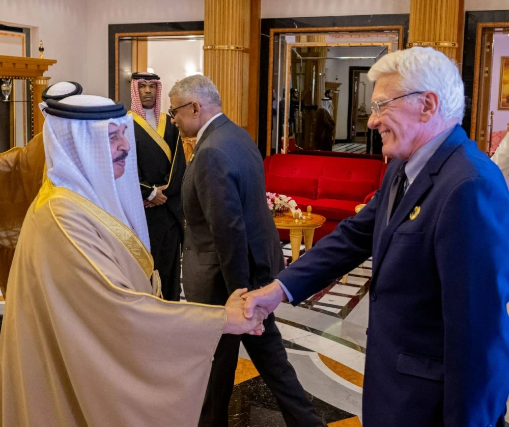 الملك المعظم يستقبل كبار المشاركين في "منتدى الملك حمد للعدالة"